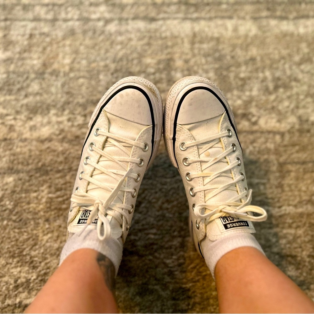 Worn white platform converse size US 7